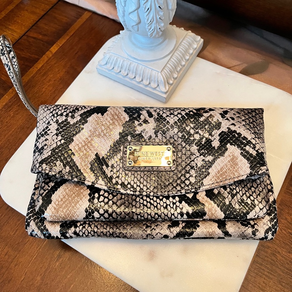 Nine West Faux Snakeskin Fold-Over Convertible Wristlet or Clutch (NWOT)